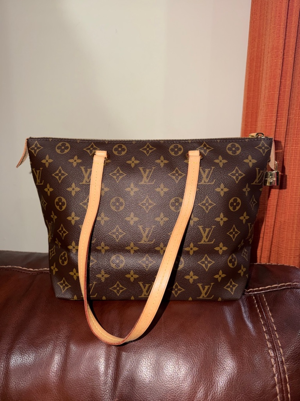 ‼️Authentic Louis Vuitton Lena PM Monogram Tote Shoulder Bag - Picture 4 of 15